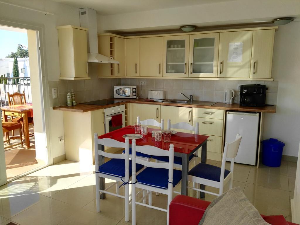 Waterside Apartment - Two Bedroom Empuriabrava Zimmer foto
