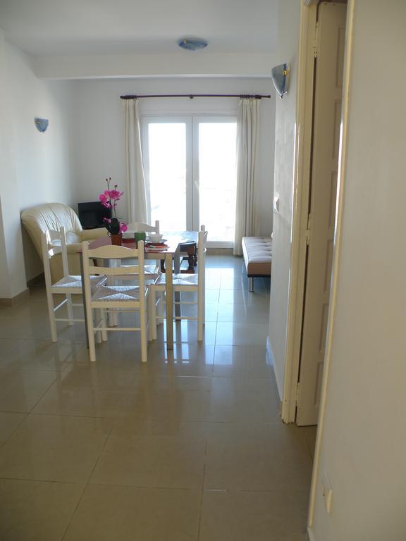 Waterside Apartment - Two Bedroom Empuriabrava Zimmer foto